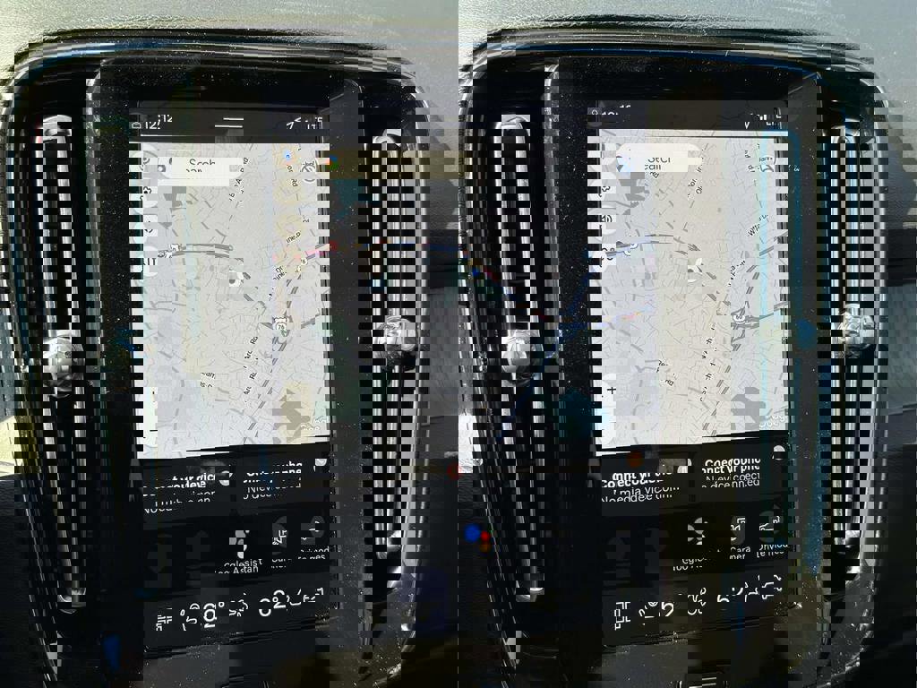 New 2026 Volvo XC40 B4 Plus w/ Protection Package Premier image 10