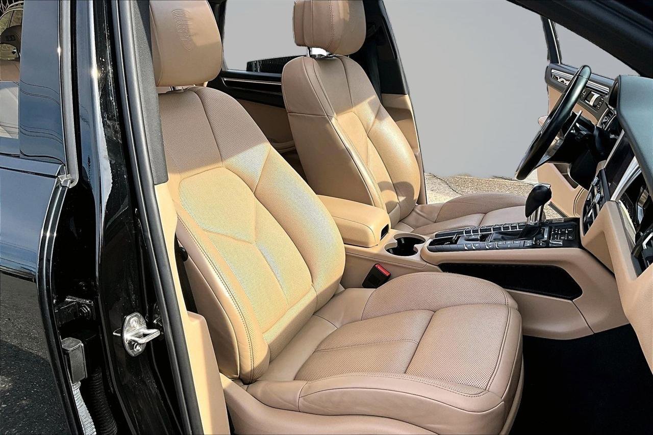 Used 2021 Porsche Macan S AWD/4WD image 29