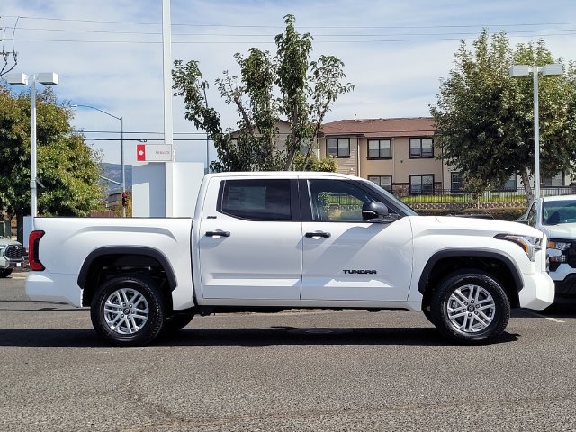 New 2026 Toyota Tundra SR5 w/ SR5 Convenience Package AWD/4WD image 4