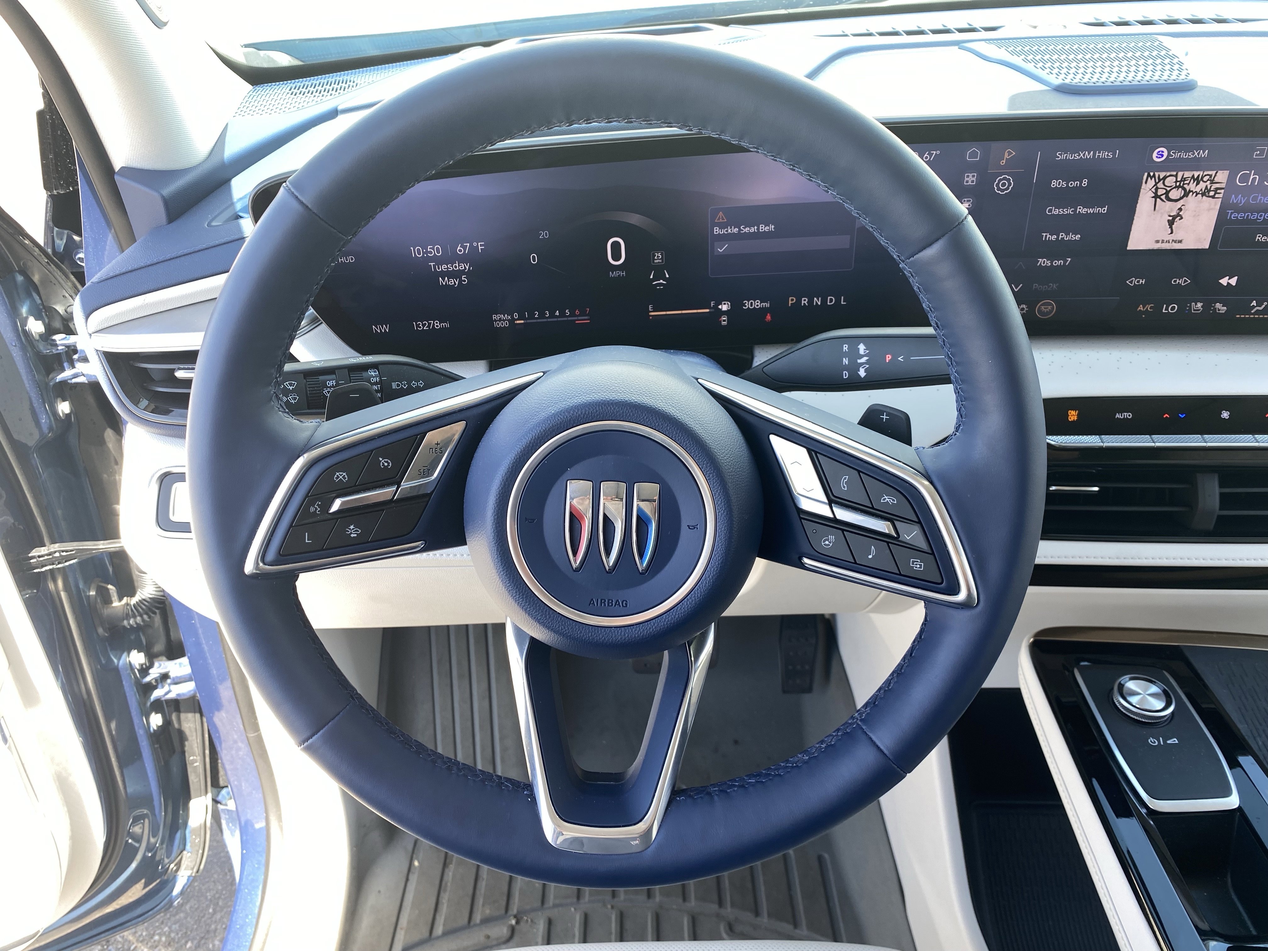 Used 2025 Buick Enclave Avenir FWD image 28
