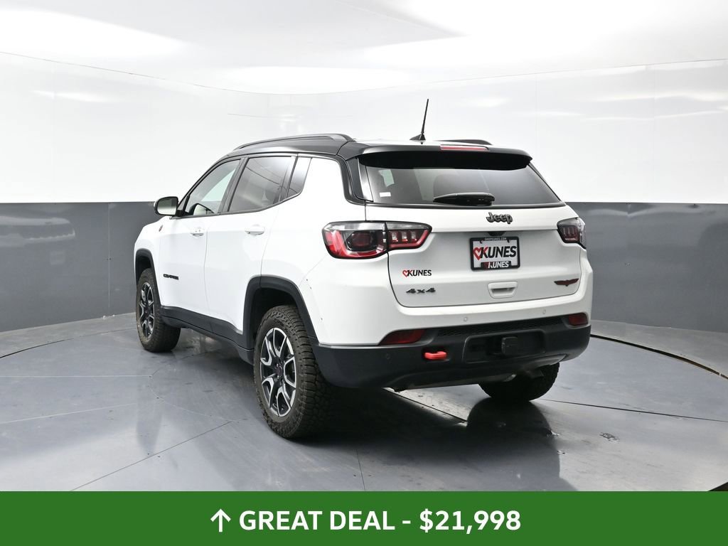Used 2025 Jeep Compass Trailhawk w/ Trailer Tow Group image 11