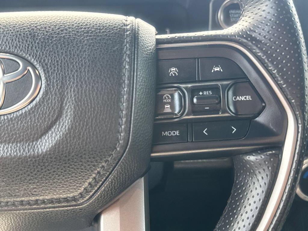 Used 2025 Toyota 4Runner SR5 AWD/4WD image 21