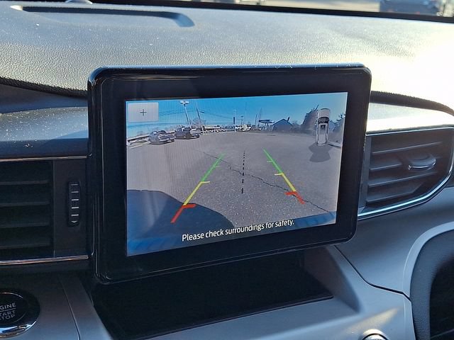 Used 2024 Ford Explorer XLT w/ Equipment Group 202A AWD/4WD image 17