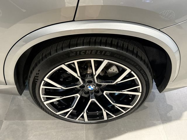 Used 2022 BMW X5 M w/ Competition Package 2 AWD/4WD image 11