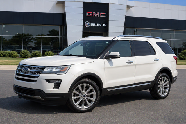 Used 2019 Ford Expedition Limited w/ Equipment Group 301A AWD/4WD image 1