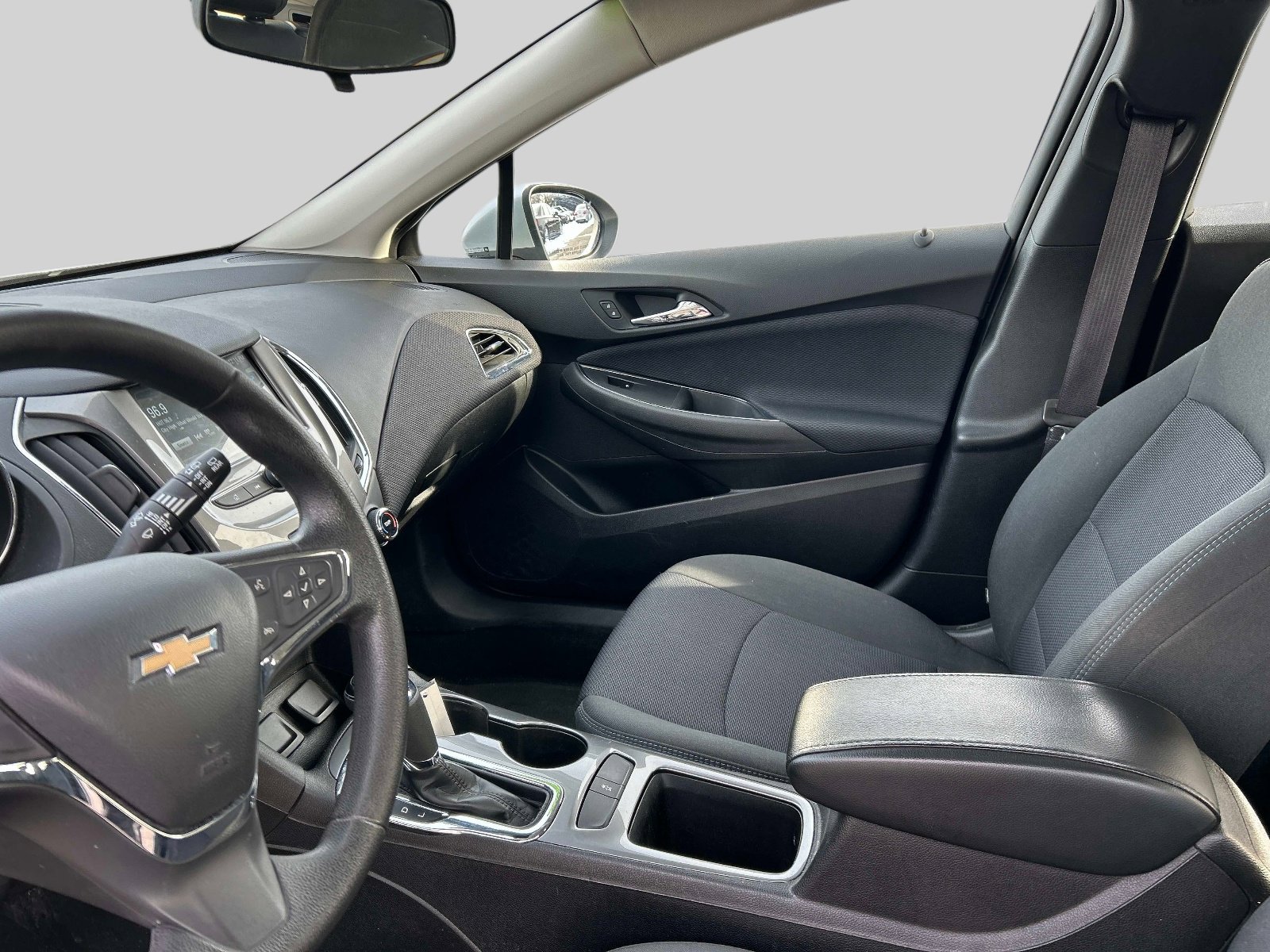 Used 2017 Chevrolet Cruze LT w/ Convenience Package image 21