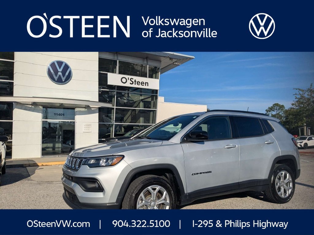 Used 2024 Jeep Compass Latitude AWD/4WD image 1