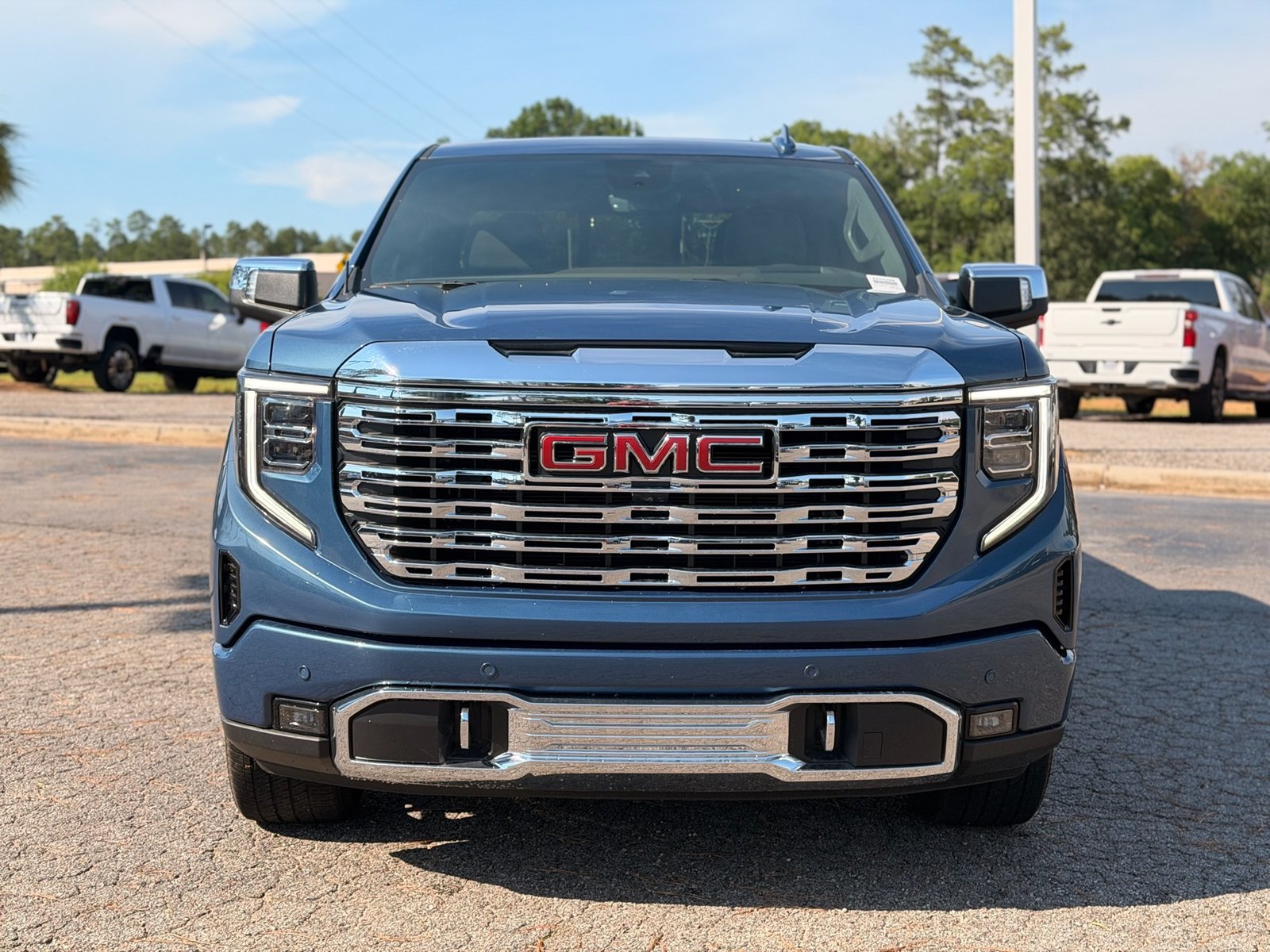 Used 2025 GMC Sierra 1500 Denali w/ Denali Reserve Package AWD/4WD image 6