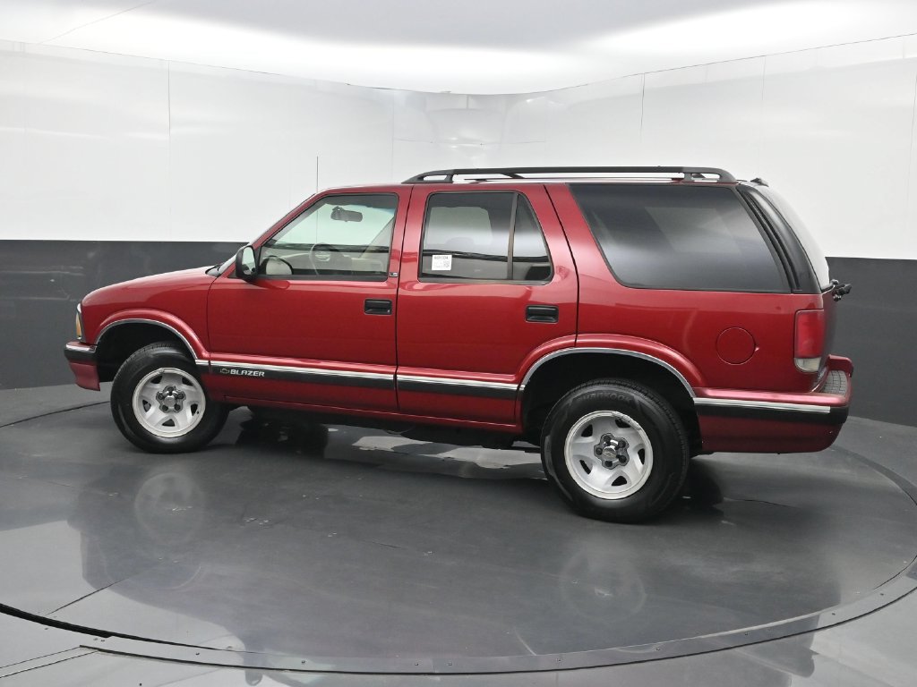 Used 1996 Chevrolet Blazer 2WD 4-Door image 32
