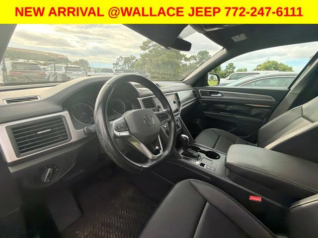 Used 2020 Volkswagen Atlas Cross Sport SE w/ Panoramic Sunroof Package FWD image 6