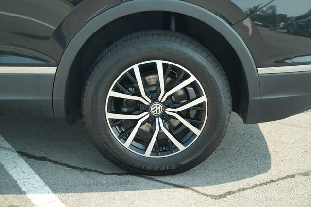 Used 2021 Volkswagen Tiguan SE AWD/4WD image 46