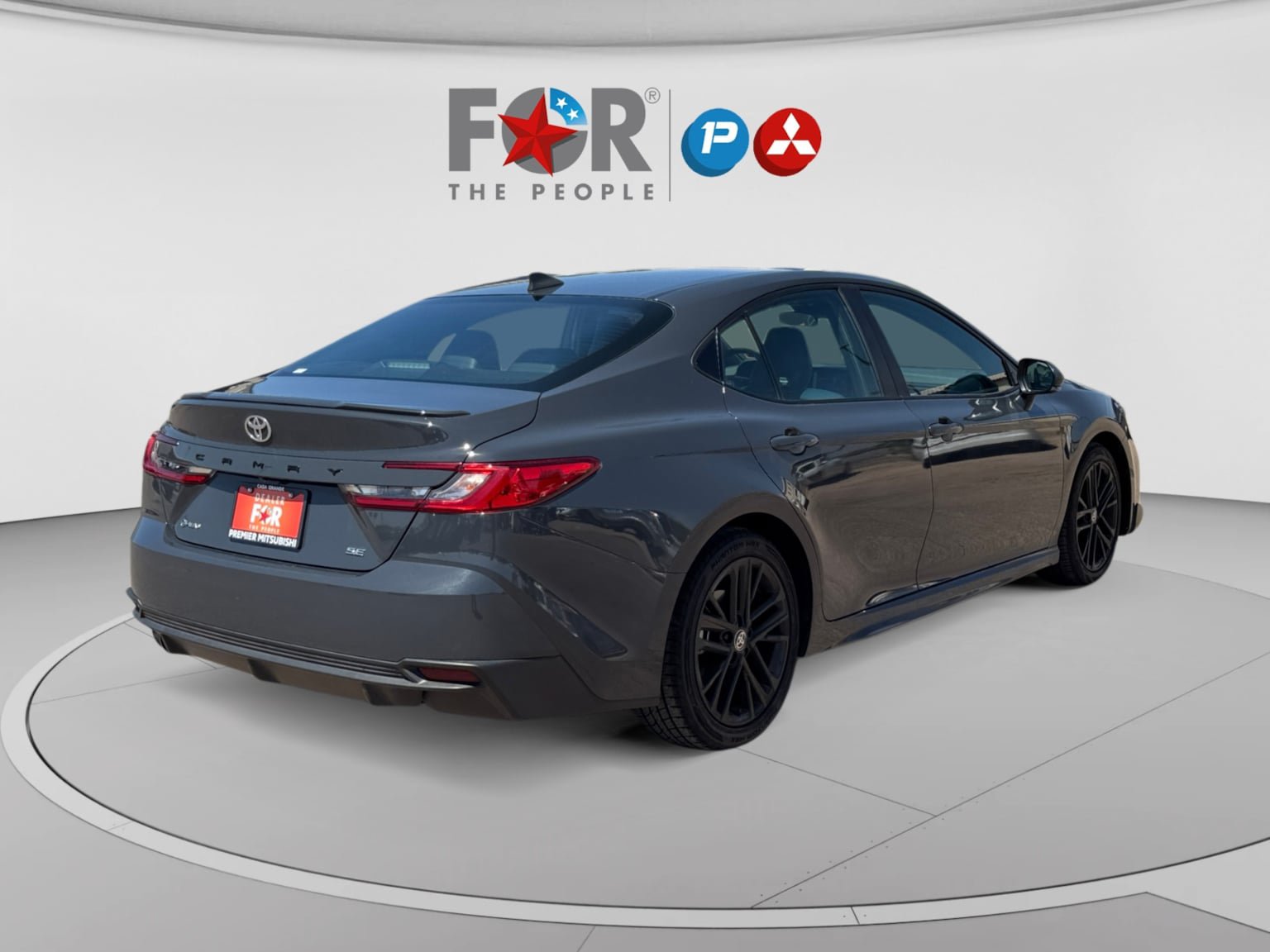 Used 2025 Toyota Camry SE FWD image 5