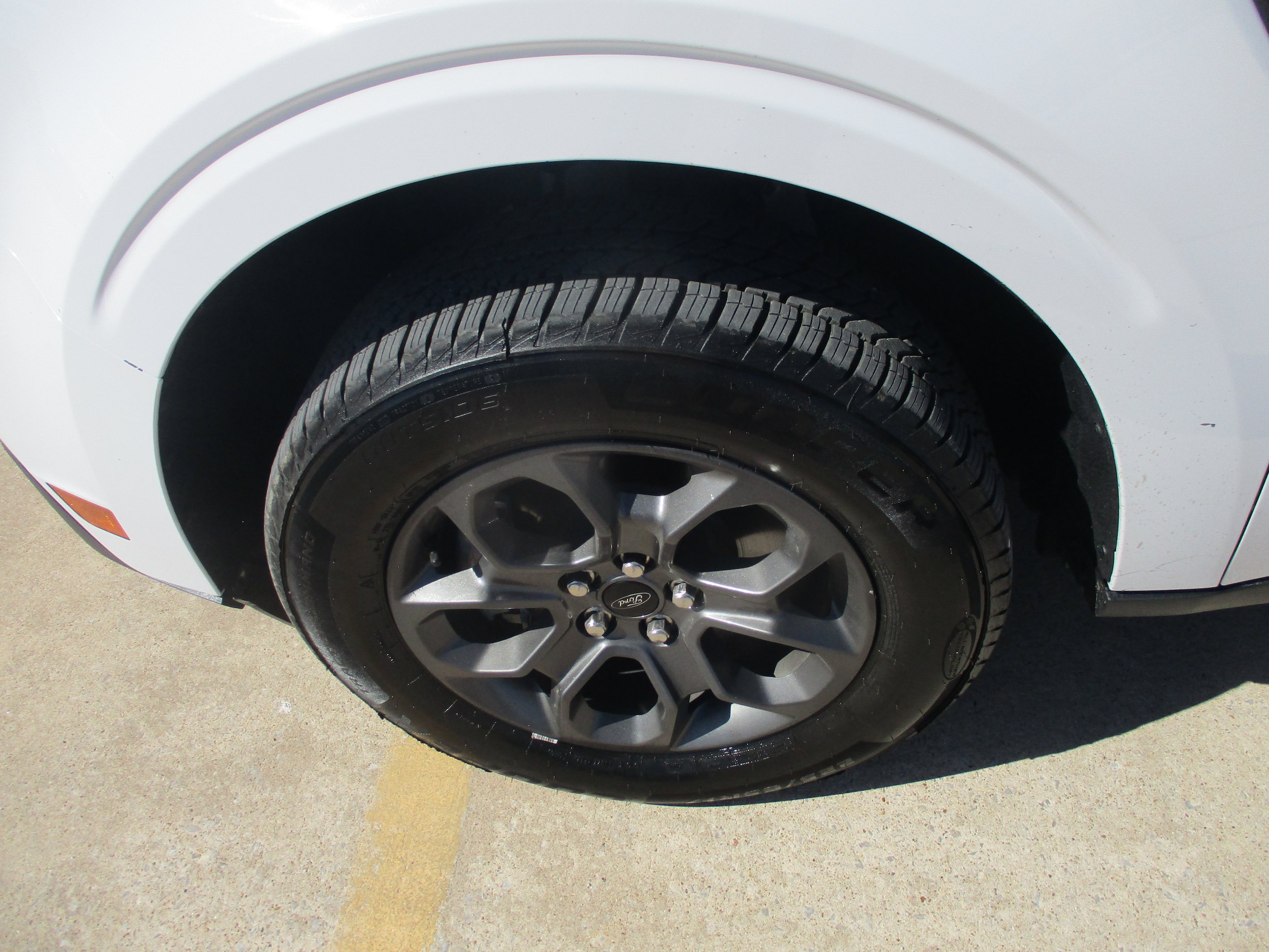 Used 2023 Ford Maverick XLT FWD image 3