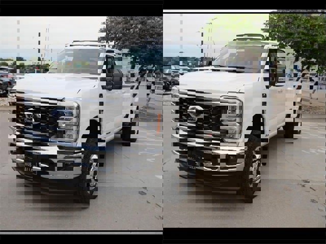 New 2025 Ford F350 Lariat image 2