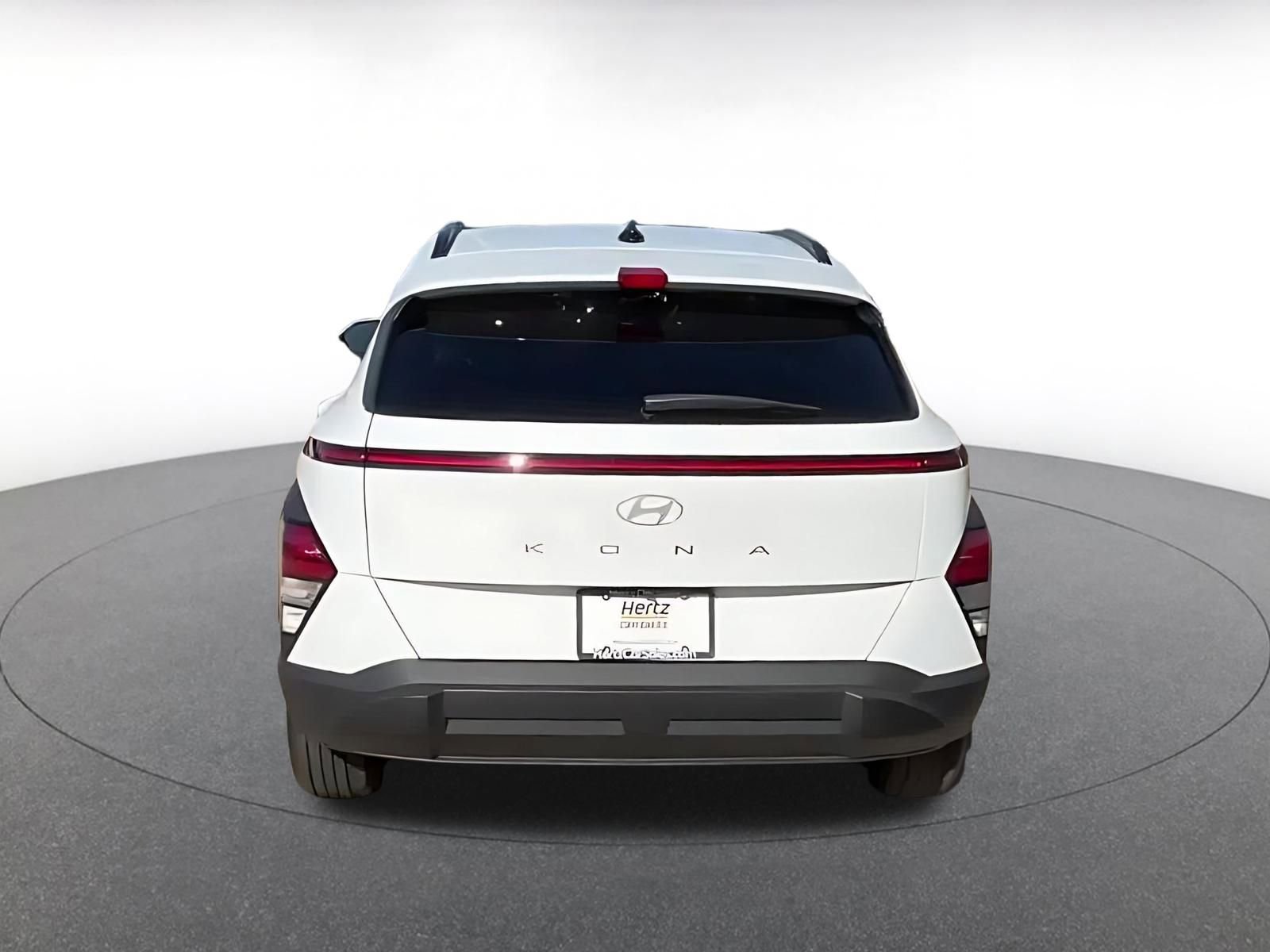 Used 2025 Hyundai Kona SEL image 4