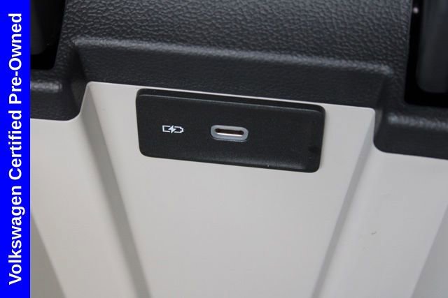 Used 2025 Volkswagen Jetta SE FWD image 42