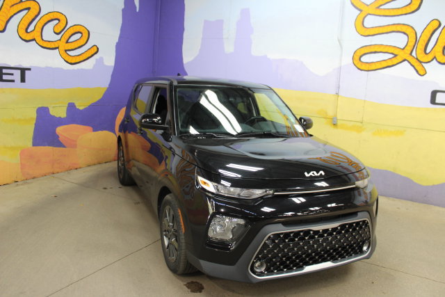 Used 2022 Kia Soul EX FWD image 2