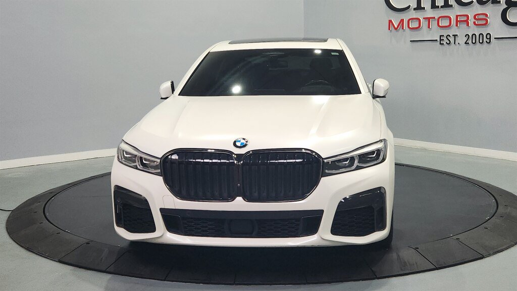 Used 2022 BMW 750i xDrive w/ Executive Package AWD/4WD image 4