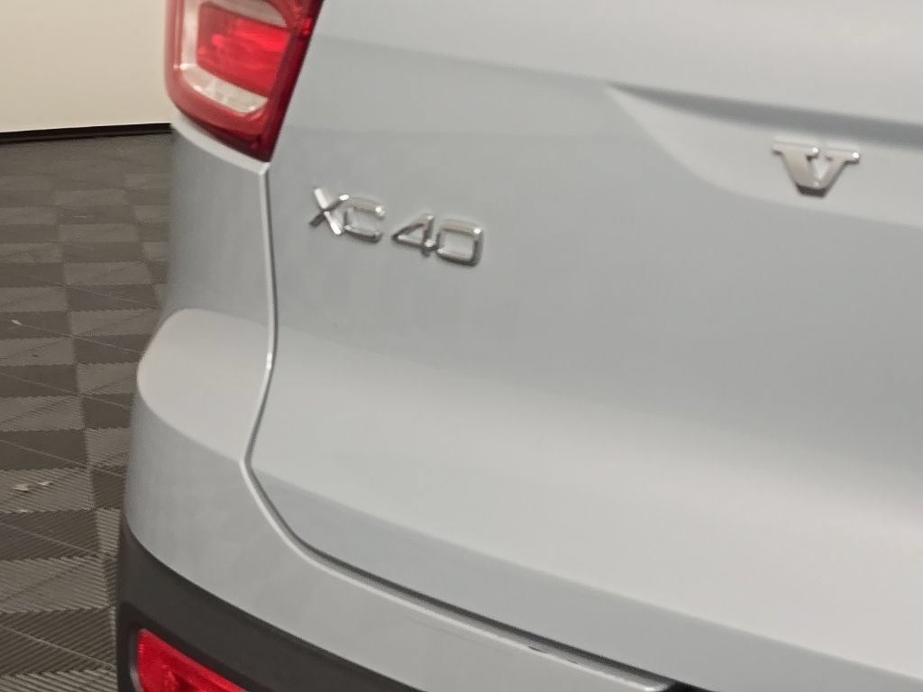 Certified 2026 Volvo XC40 B5 Plus AWD/4WD image 11