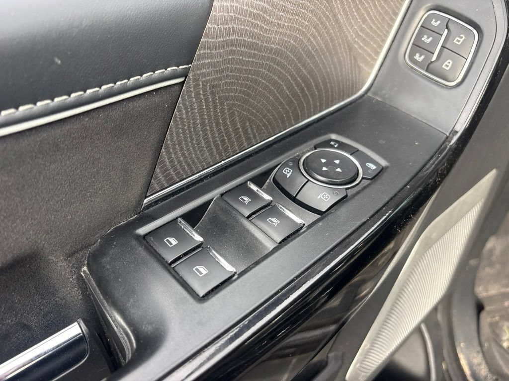 Used 2023 Ford F150 Lightning Lariat AWD/4WD image 11