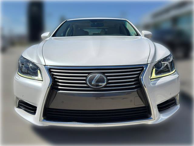 Used 2017 Lexus LS 460 w/ Comfort Package RWD image 2