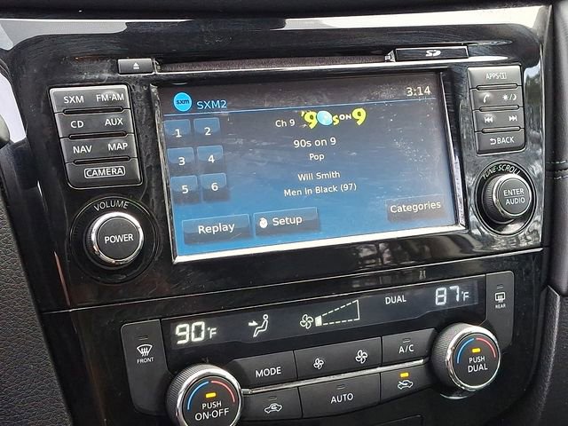 Used 2017 Nissan Rogue SL image 19