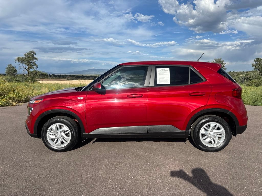 Used 2025 Hyundai Venue SE FWD image 9