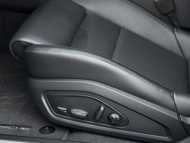 New 2025 Porsche Taycan 4S image 40