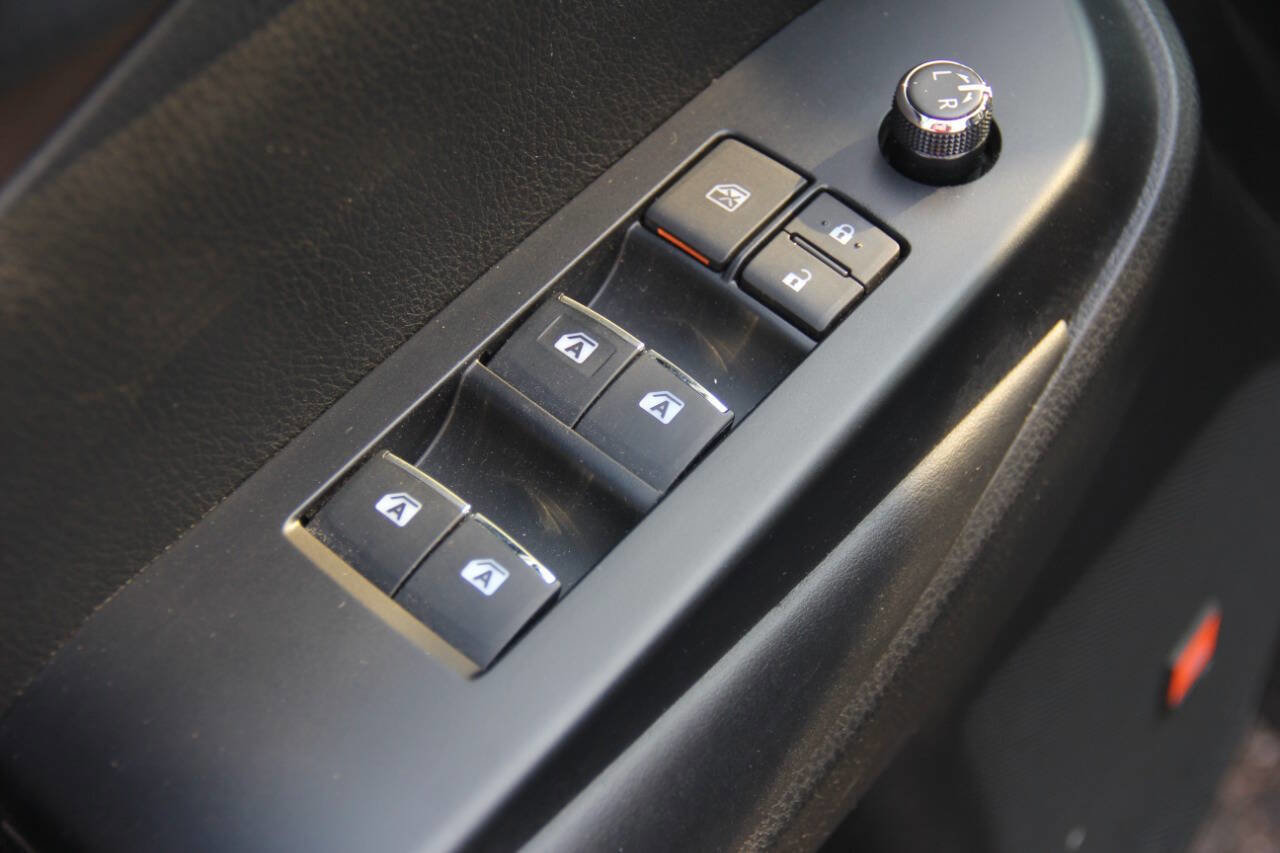 Used 2018 Toyota Highlander Limited AWD 4dr SUV image 32