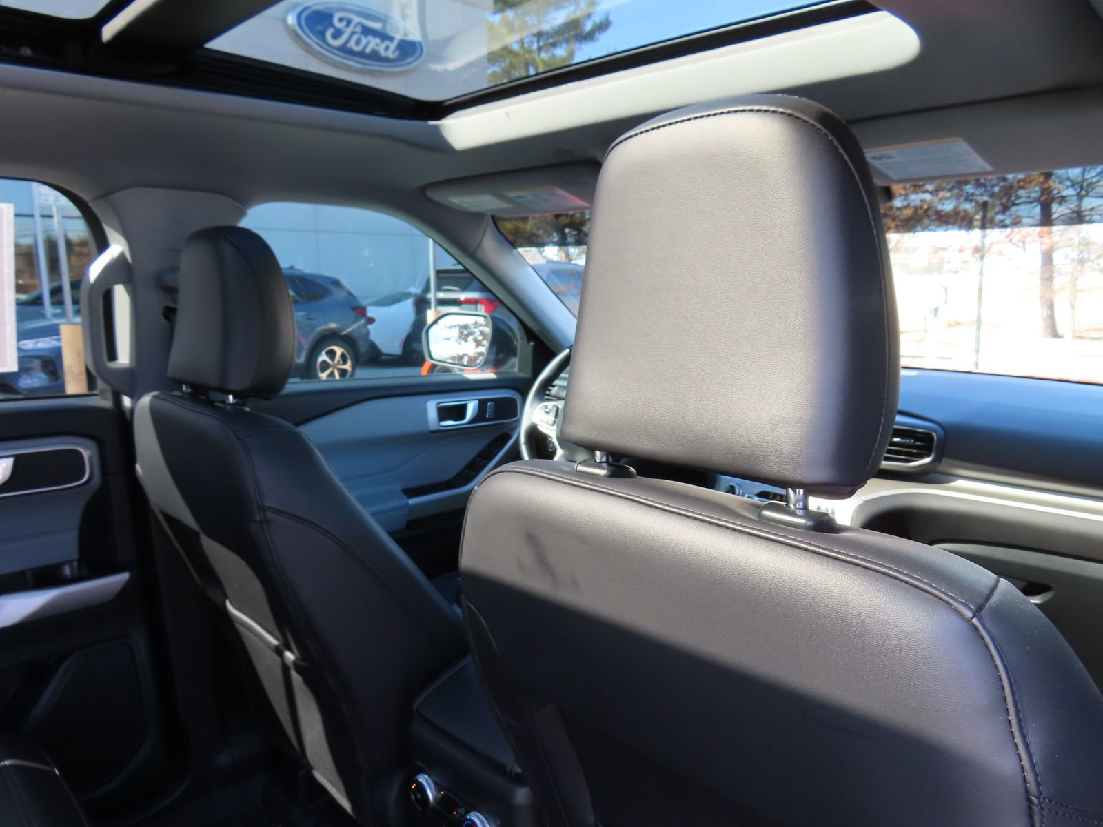 Certified 2024 Ford Explorer XLT w/ Equipment Group 202A image 33