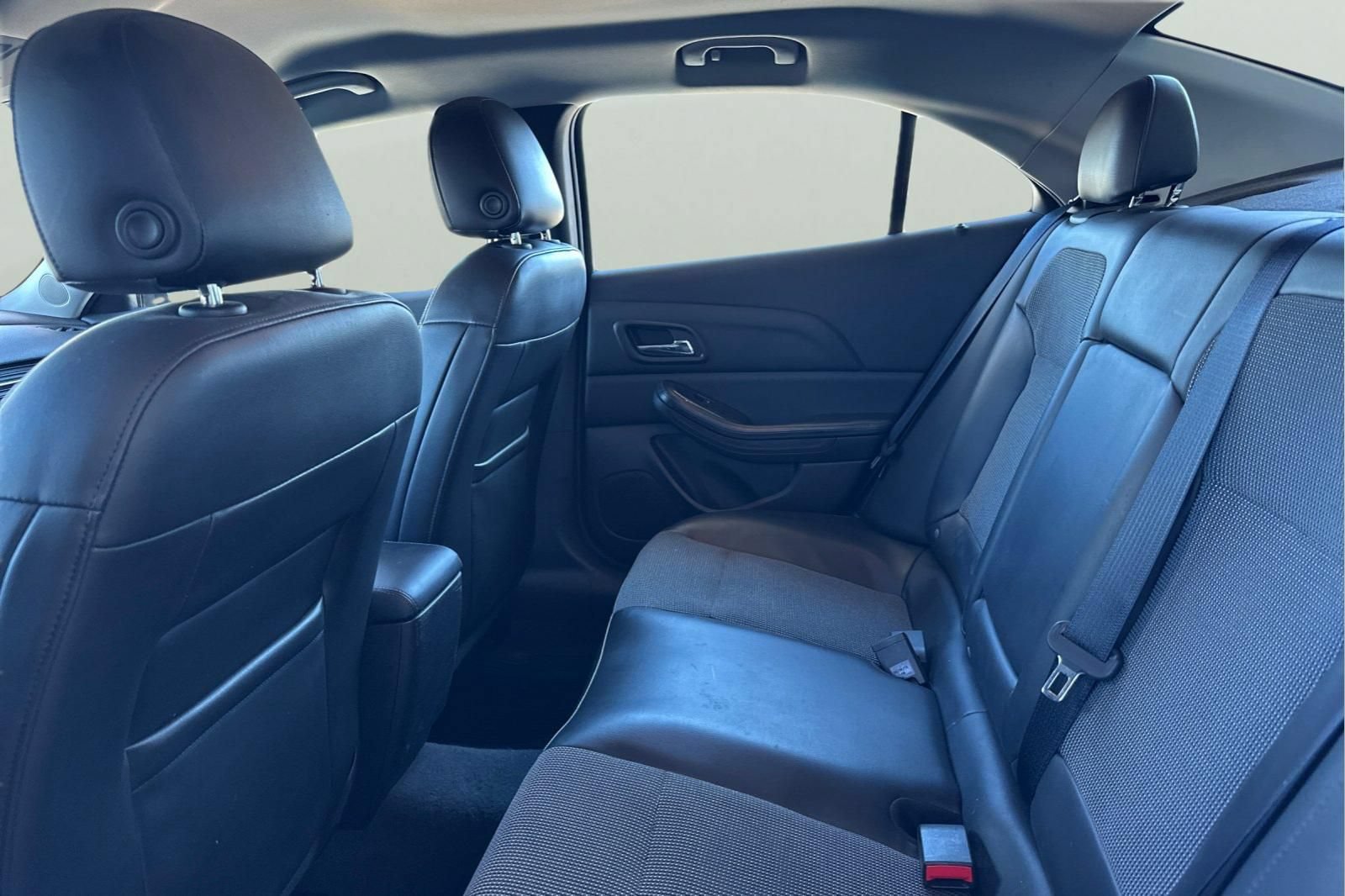 Used 2015 Chevrolet Malibu LT w/ Power Convenience Package FWD image 5