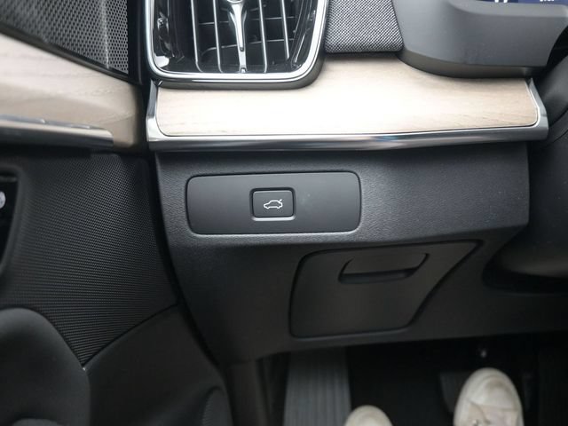 New 2026 Volvo XC90 B6 Plus w/ Protection Package Premier AWD/4WD image 29