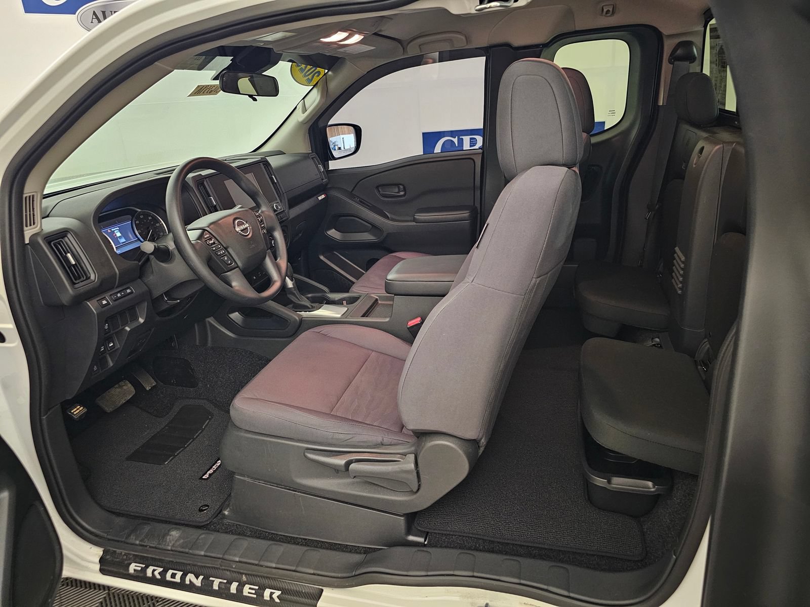 Used 2025 Nissan Frontier S AWD/4WD image 6