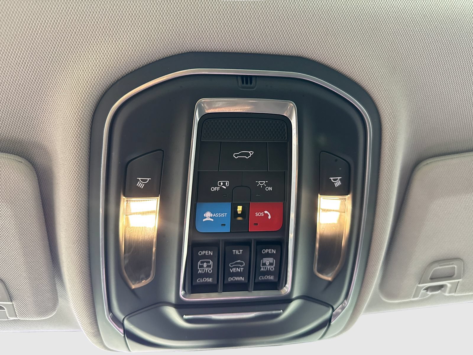 Used 2022 Jeep Grand Cherokee Limited AWD/4WD image 39