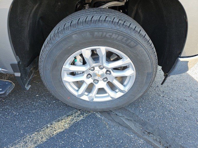 Used 2025 Chevrolet Silverado 1500 LT image 9
