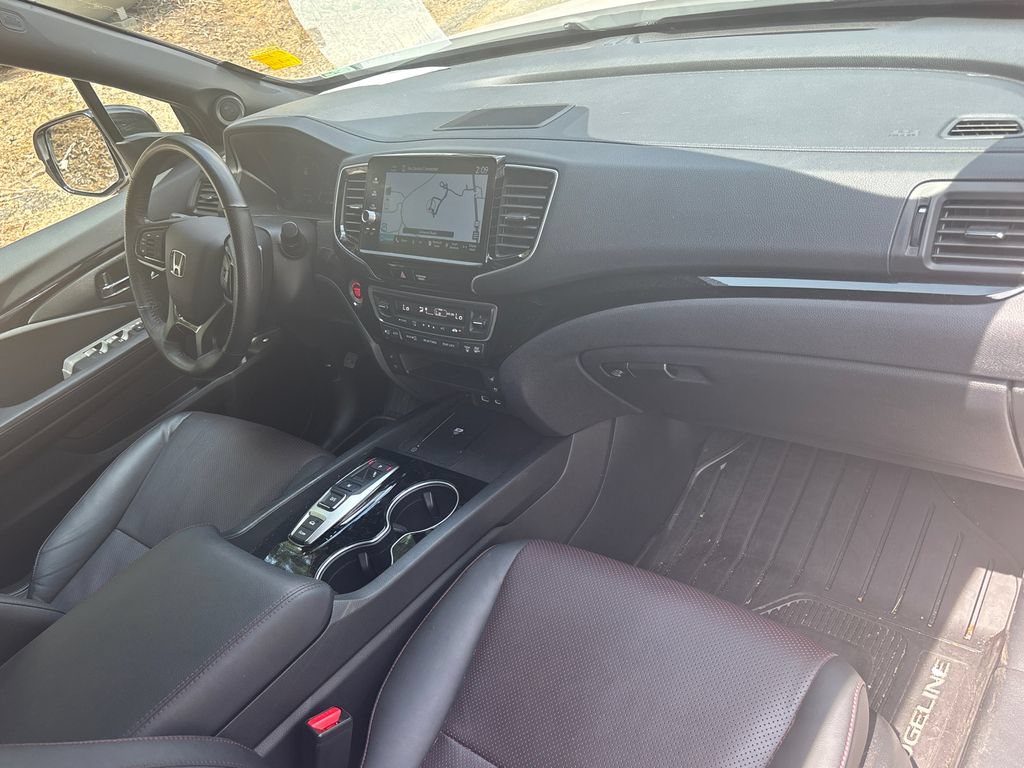 Used 2024 Honda Ridgeline Black Edition image 11