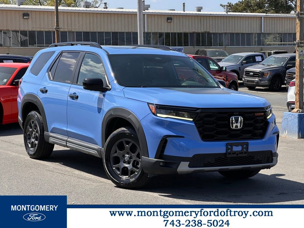 Used 2023 Honda Pilot TrailSport image 1