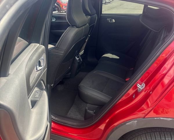 Used 2023 Volvo C40 P8 Recharge Ultimate AWD/4WD image 5