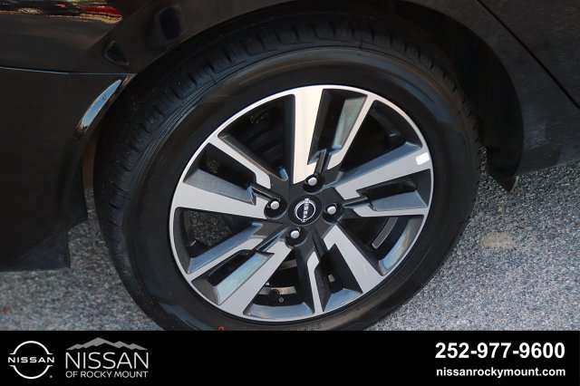 Used 2025 Nissan Versa SV FWD image 8