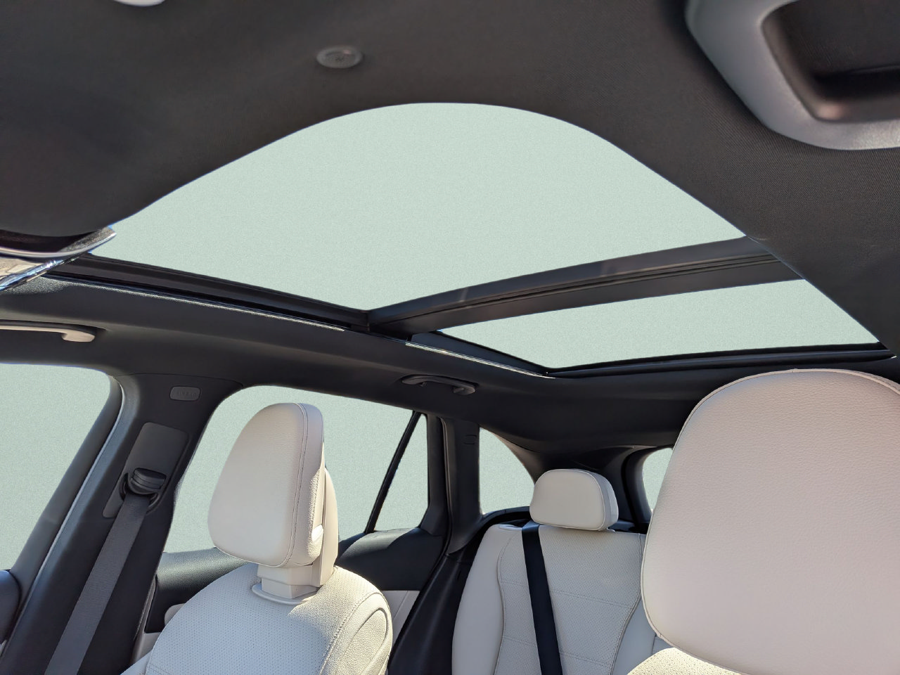 New 2027 Mercedes-Benz GLC 300 image 9