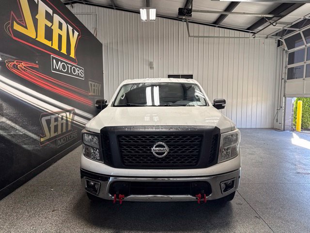 Used 2018 Nissan Titan SV w/ SV Convenience Package AWD/4WD image 18