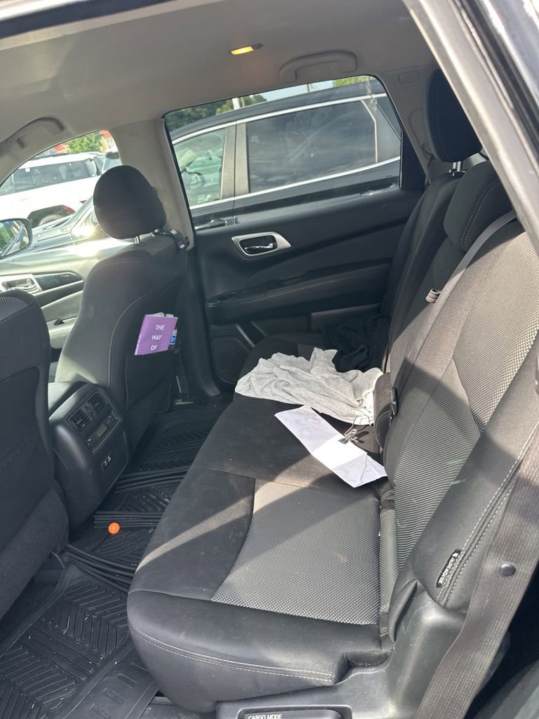 Used 2019 Nissan Pathfinder S AWD/4WD image 9
