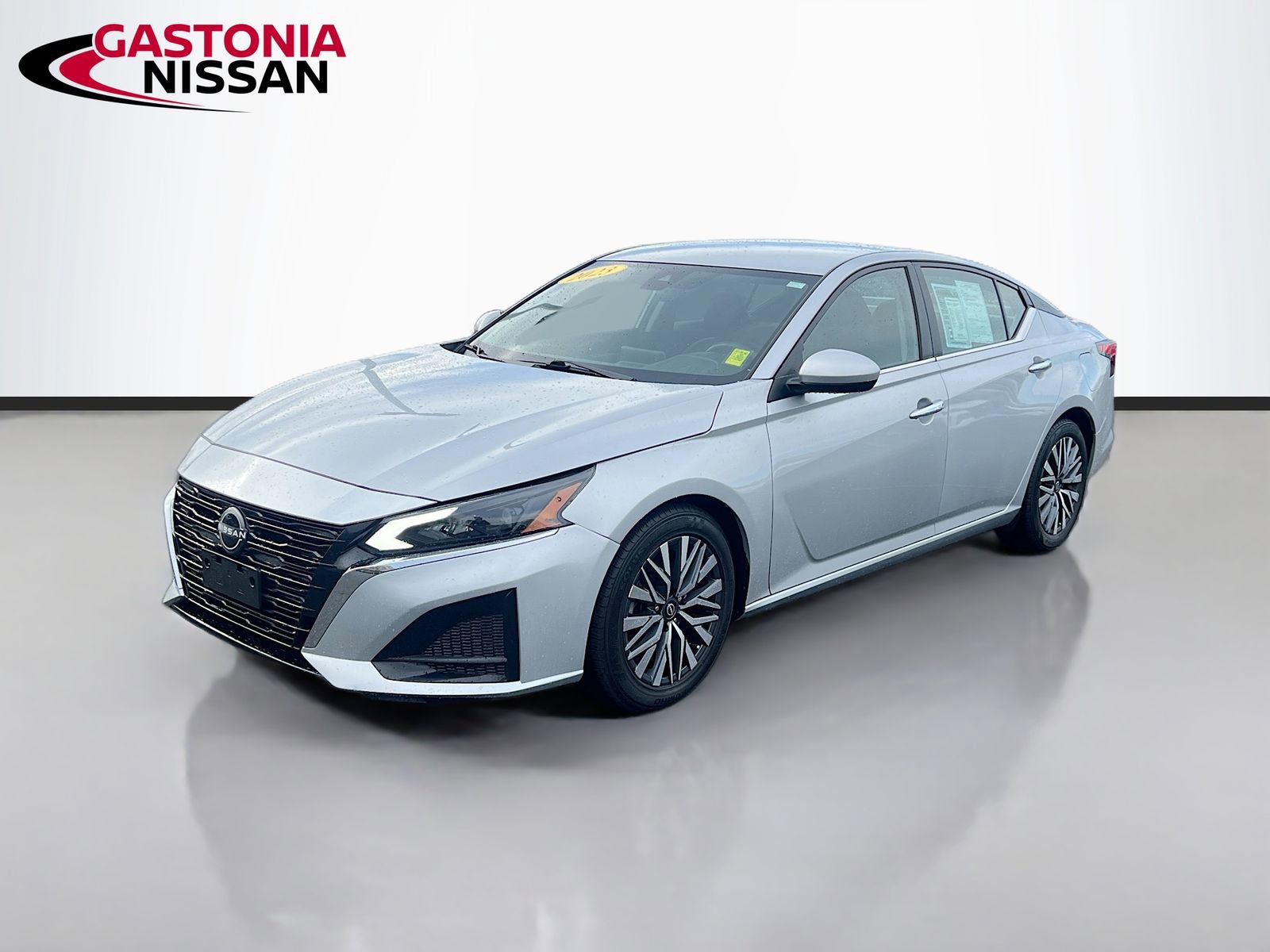 Used 2023 Nissan Altima 2.5 SV video 3