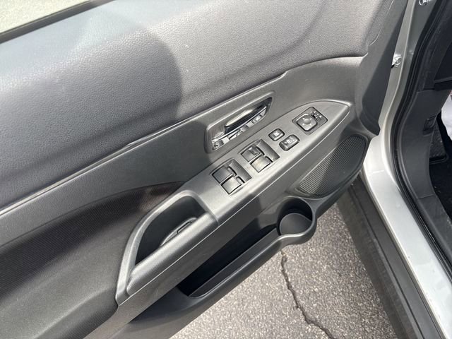 Used 2025 Mitsubishi Outlander Sport ES image 15