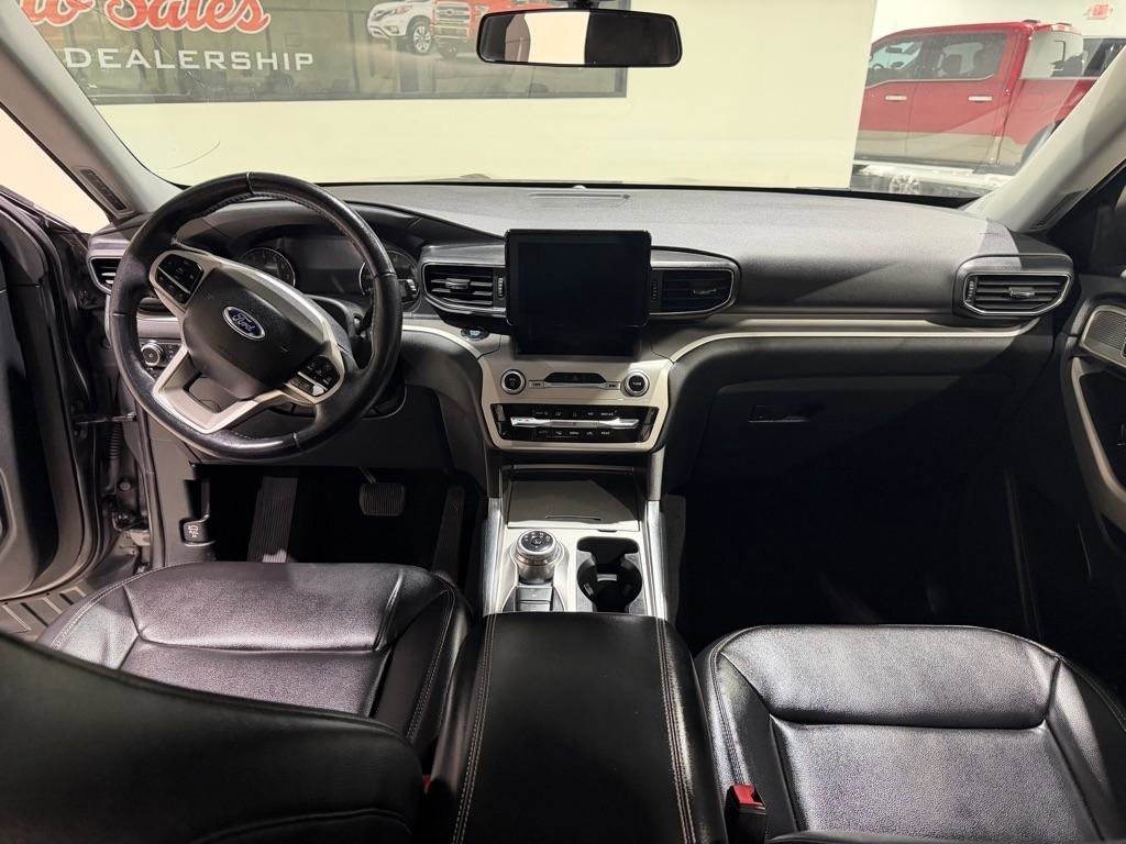 Used 2021 Ford Explorer XLT w/ Equipment Group 202A AWD/4WD image 23