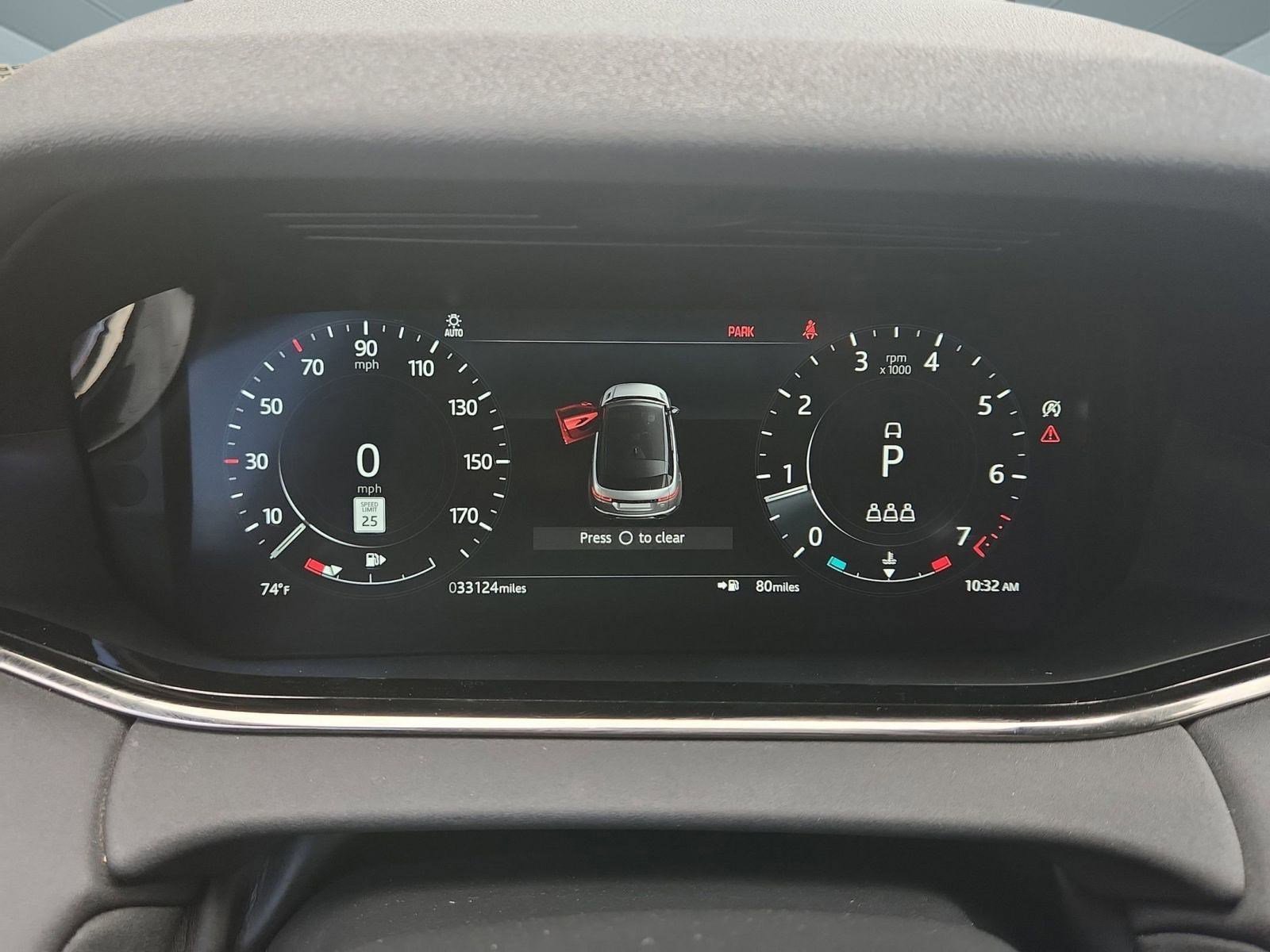 Used 2022 Land Rover Range Rover Evoque R-Dynamic SE image 16