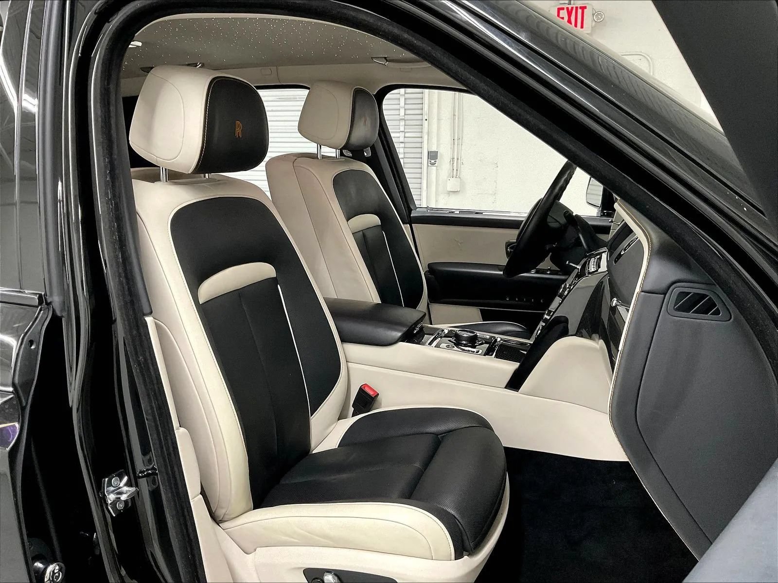 Used 2021 Rolls-Royce Cullinan Black Badge AWD/4WD image 12