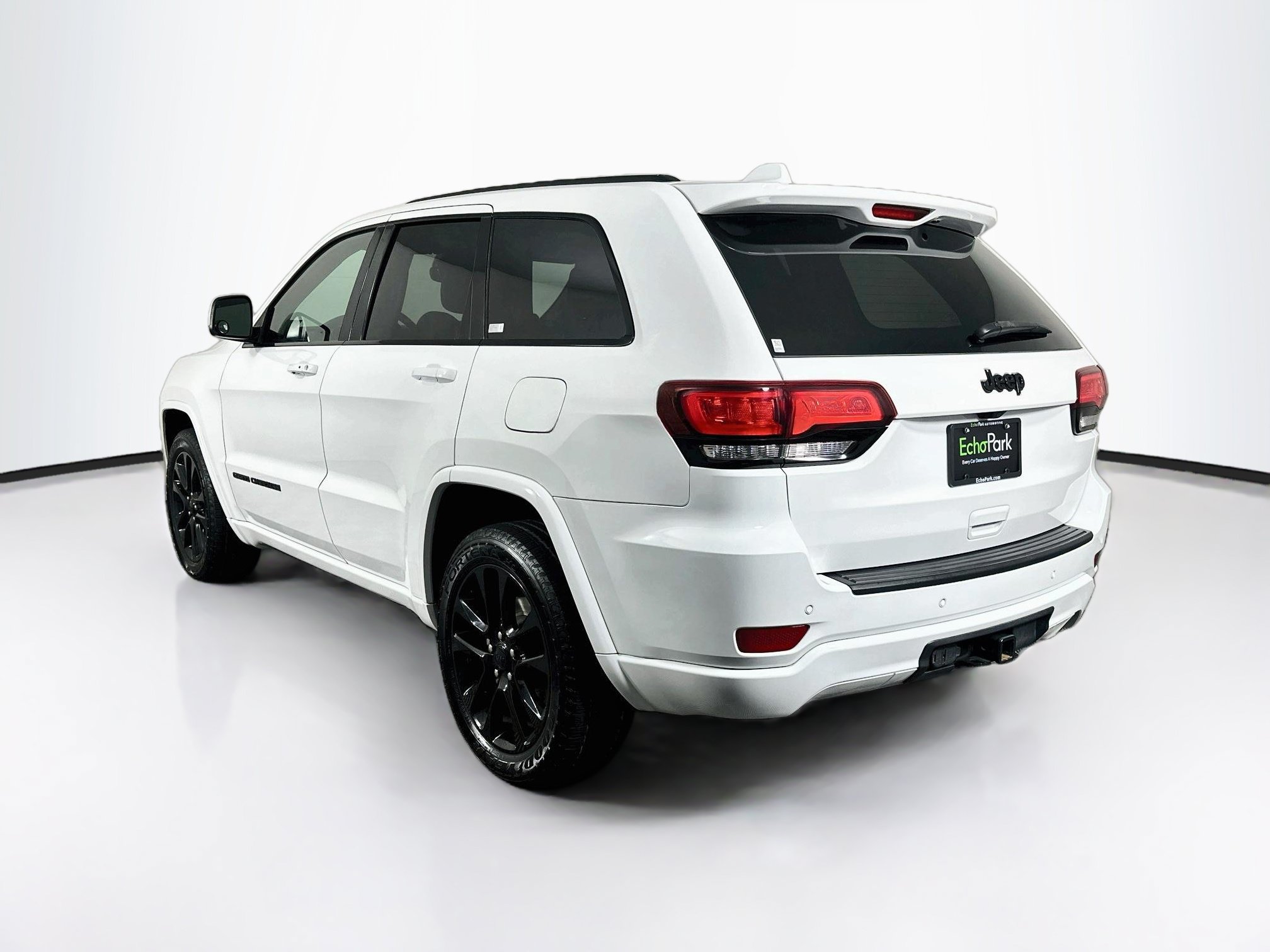 Used 2020 Jeep Grand Cherokee Altitude RWD image 5