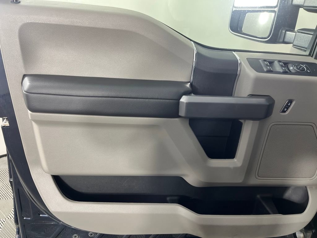 Used 2022 Ford F350 XLT image 10