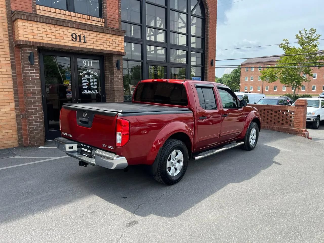 Used 2013 Nissan Frontier SV AWD/4WD image 10